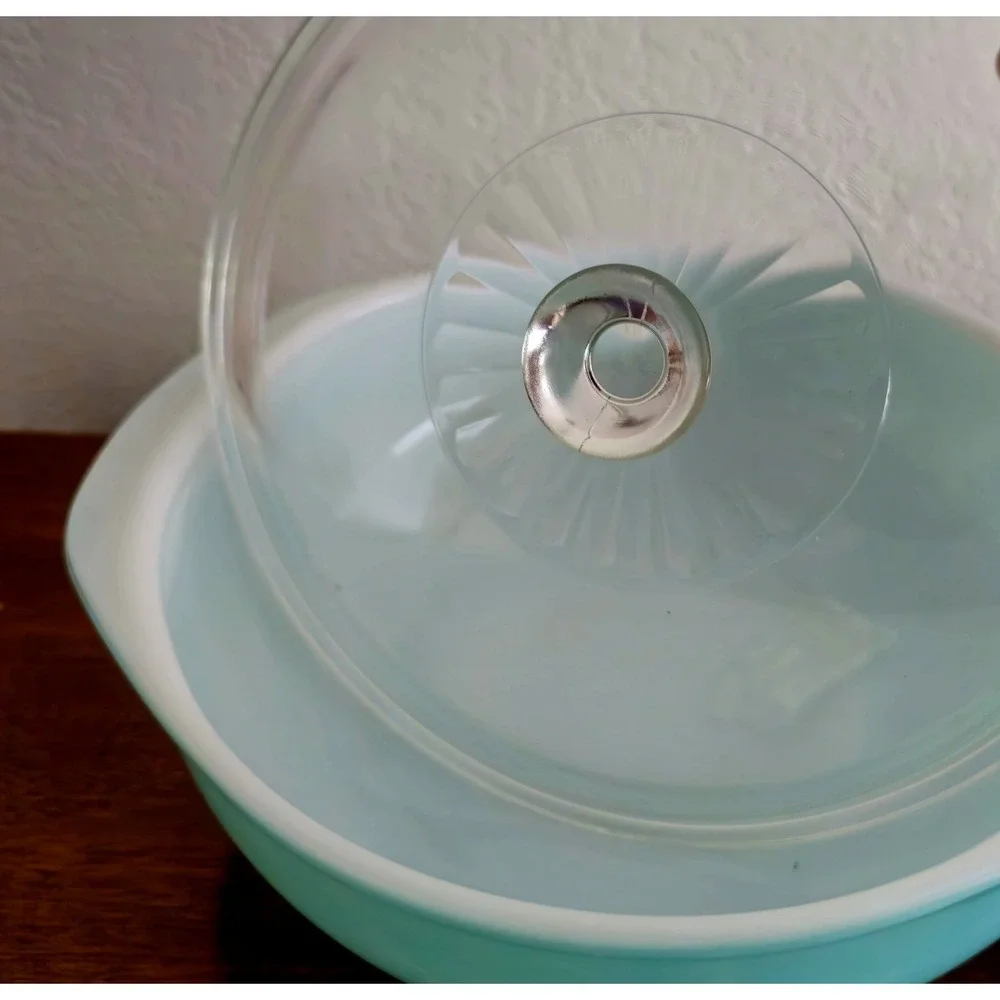 Vintage Pyrex #024 2-Quart  Turquoise Robin's Egg Blue Casserole W/624C Lid